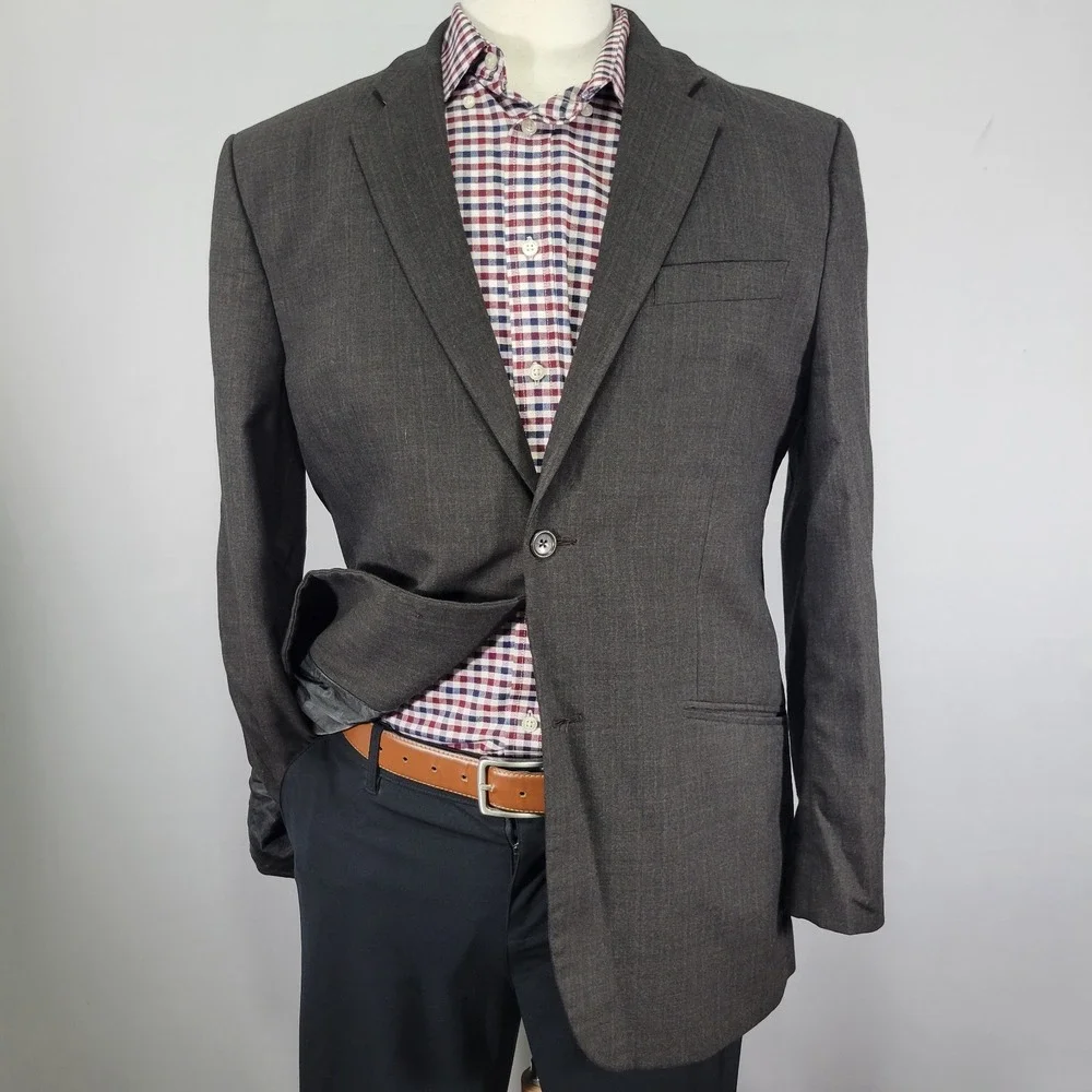 Banana Republic Mens Sport Coat Blazer Two Button Gray Poly Wool Herringbone 42R